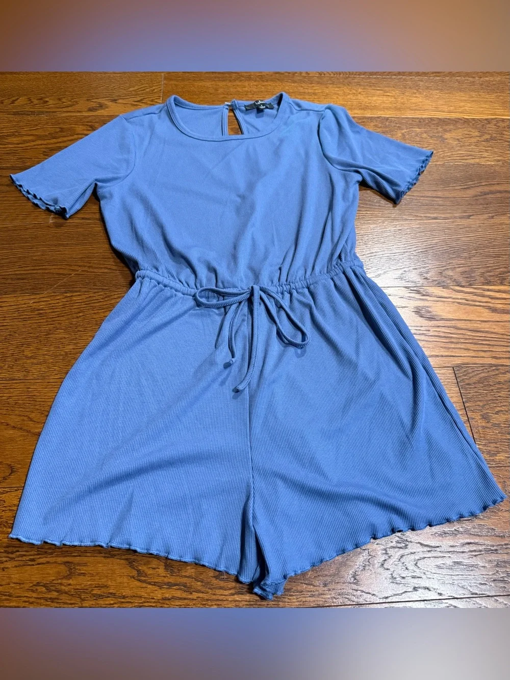 Lulus Women’s Estelle Slate Blue Ribbed Lettuce Edge Romper Size Small EUC - Picture 2 of 6